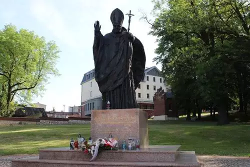 Piekary pamiętają o 104 urodzinach Jana Pawła II