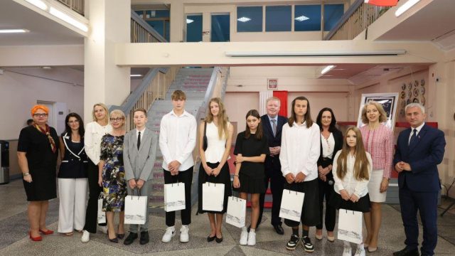 Uroczyste rozpoczęcie roku szkolnego w MSP nr 13 w Piekarach Śląskich