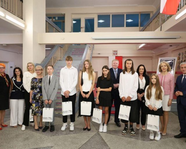 Uroczyste rozpoczęcie roku szkolnego w MSP nr 13 w Piekarach Śląskich