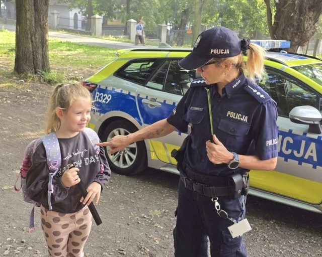 Wzmożone kontrole przy szkołach – ruszyła akcja „Bezpieczna droga”