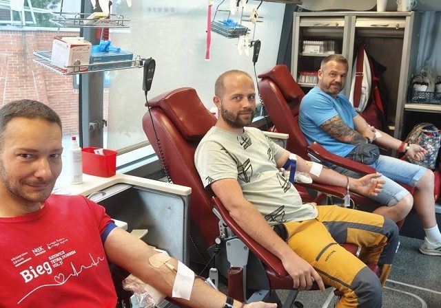 Udana akcja krwiodawstwa w Piekarach – 22 osoby oddały bezcenny dar życia