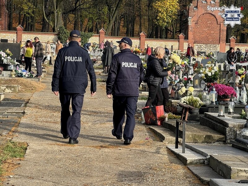 Bezpieczny Dzień Wszystkich Świętych – Piekarscy policjanci przypominają o zagrożeniach