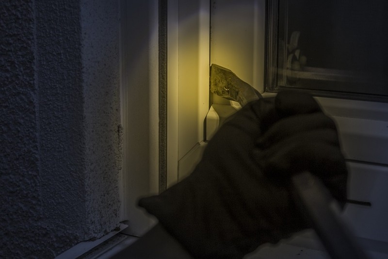 Fala włamań – jak uniknąć kradzieży i ochronić swój dom?