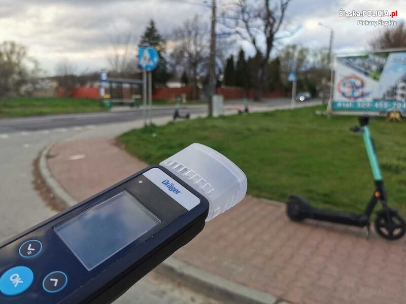 Jazda na hulajnodze po alkoholu zakończona wysokim mandatem