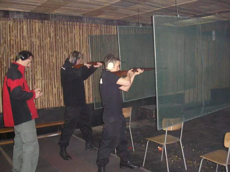 Klasa policyjna na strzelnicy