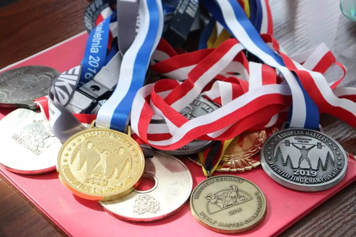 Medaliści, na co dzień reprezentujący piekarski Transbed GKS Andaluzja, po zaciętej rywalizacji podczas Mistrzostw Europy w fińskim Rovanoemi, wywalczyli złoty i srebrny medal