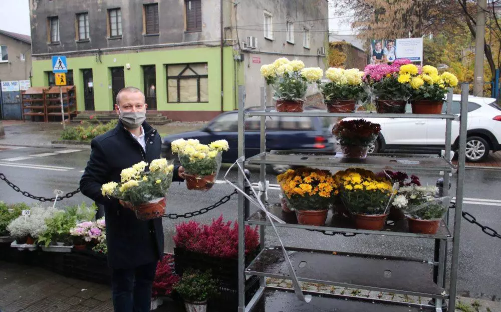 Miasto Piekary &#346;l&#261;skie wspiera handlarzy kwiatów