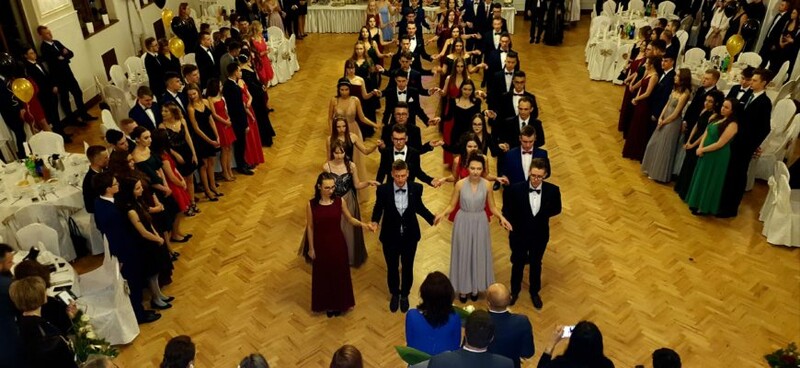 Piekarscy maturzyści bawili się na studniówkach
