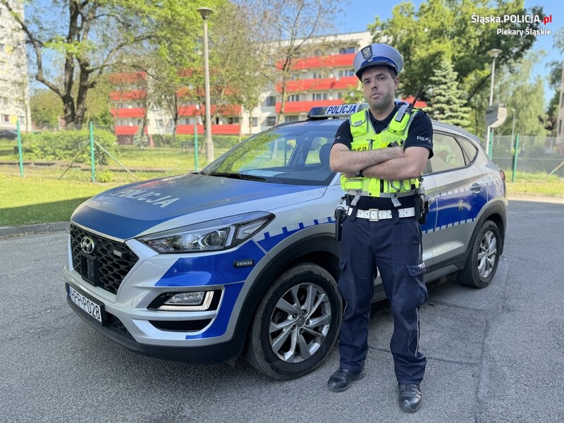 Piekarski policjant pomógł poszkodowanemu motocykliście i pasażerce