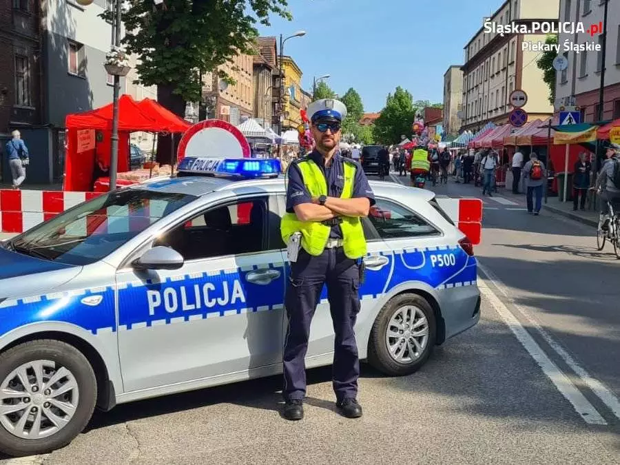 Policjanci zabezpieczali pielgrzymkę mężczyzn do Piekar Śląskich / fot. KMP Piekary Śląskie