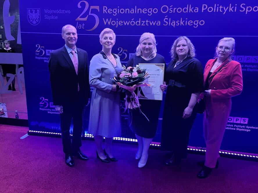 Pracownica MOPR w Piekarach Śląskich uhonorowana na Gali Śląski Prometeusz 2025 / fot. UM Piekary Śląskie