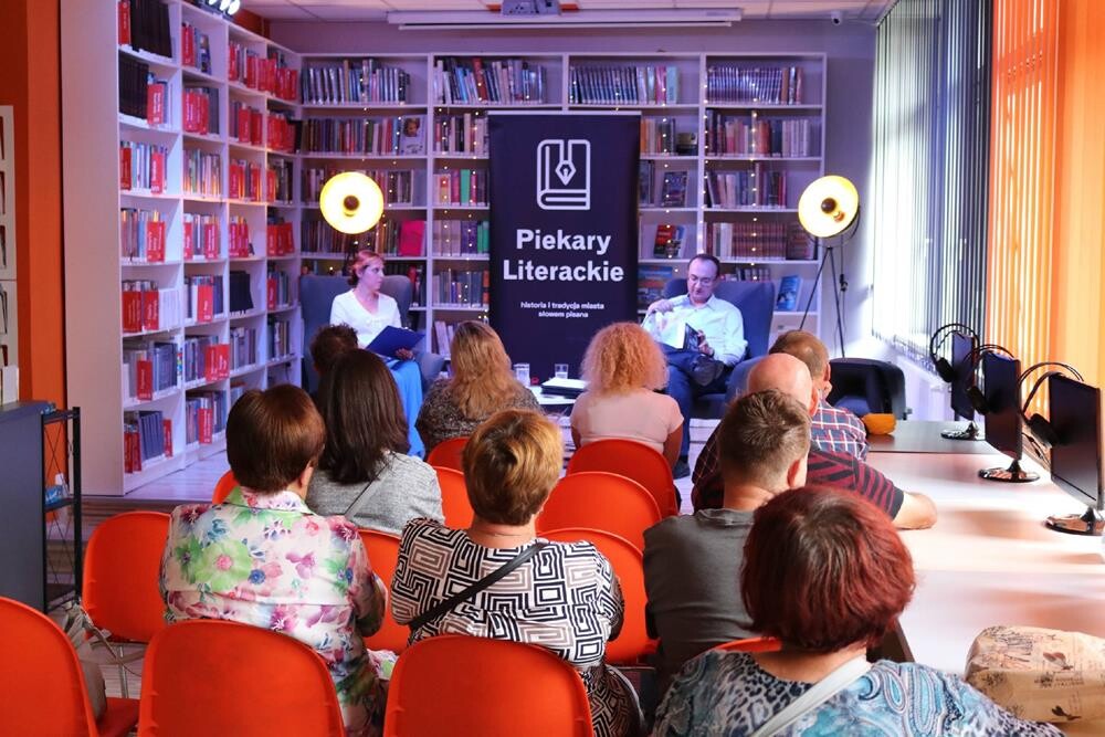 Spotkanie z Krzysztofem Kusiem w bibliotece / fot. MBP Piekary Śląskie