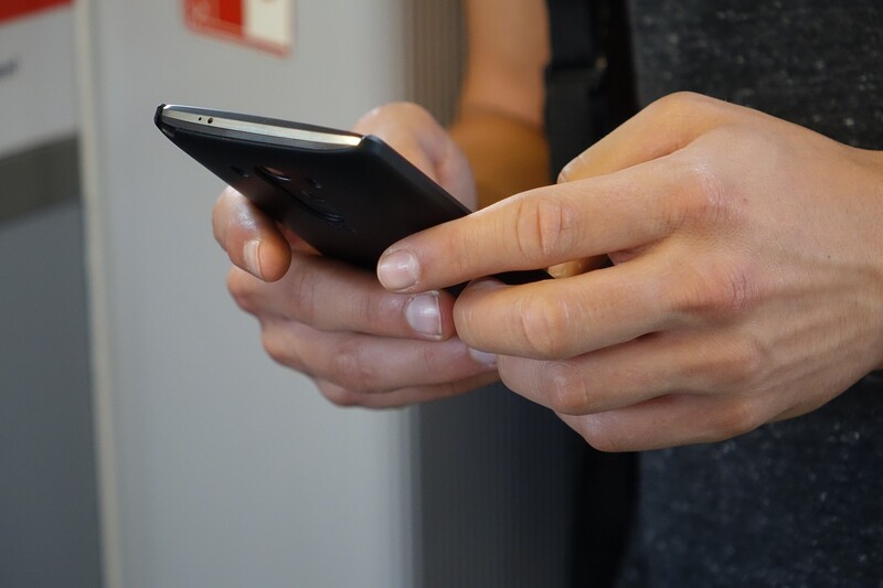 Uwaga na fałszywe SMS-y! Nie klikaj w podejrzane linki