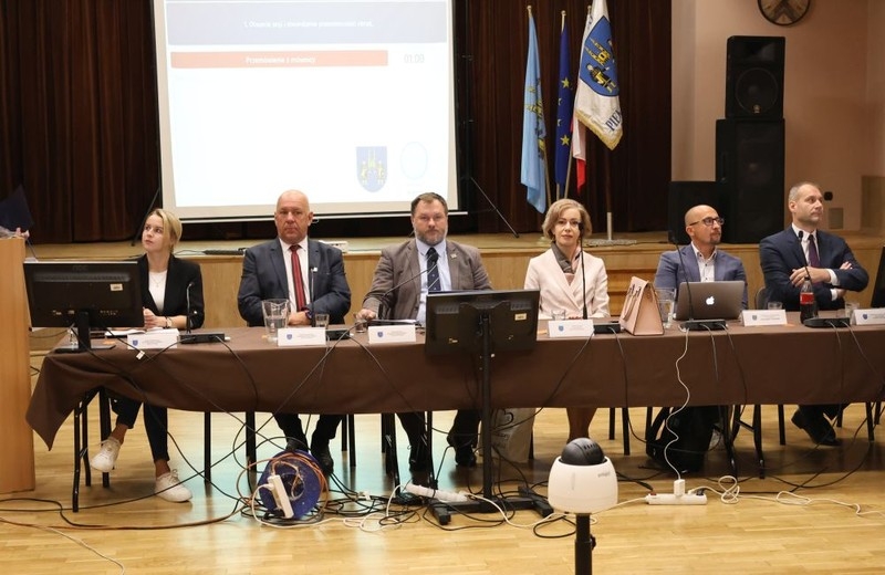 XVI Sesja Rady Miasta Piekary Śląskie – projekty uchwał i programy dla mieszkańców