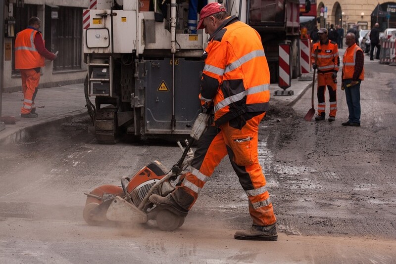 Zamiana ruchu drogowego. Roboty drogowe na ul. Sadowskiego