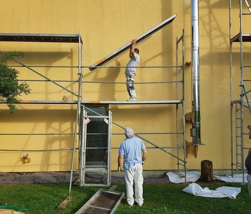 ZGM rozpoczął prace modernizacyjne dachów w sześciu budynkach na terenie miasta